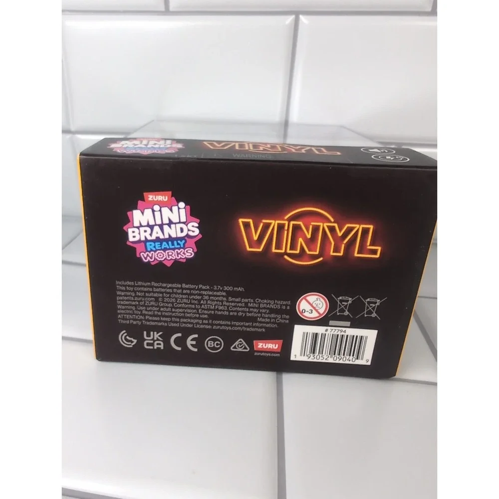Mini Brands Really Works Vinyl Record Player + 1 Capsule Ball Zuru Retro Toy Set